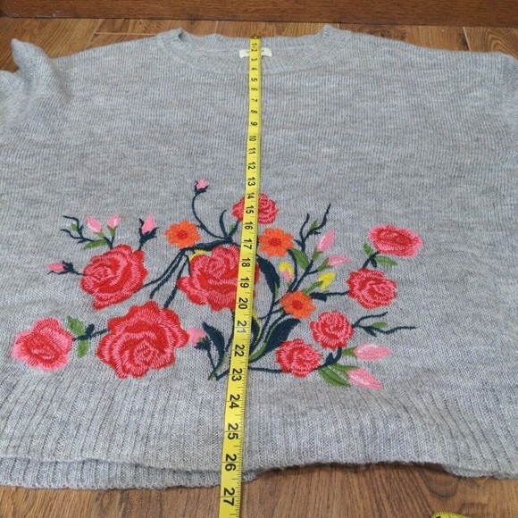 Umgee Womens Floral Embroidered Sweater Size Small Oversized Gray Slouchy Loose - Picture 15 of 16